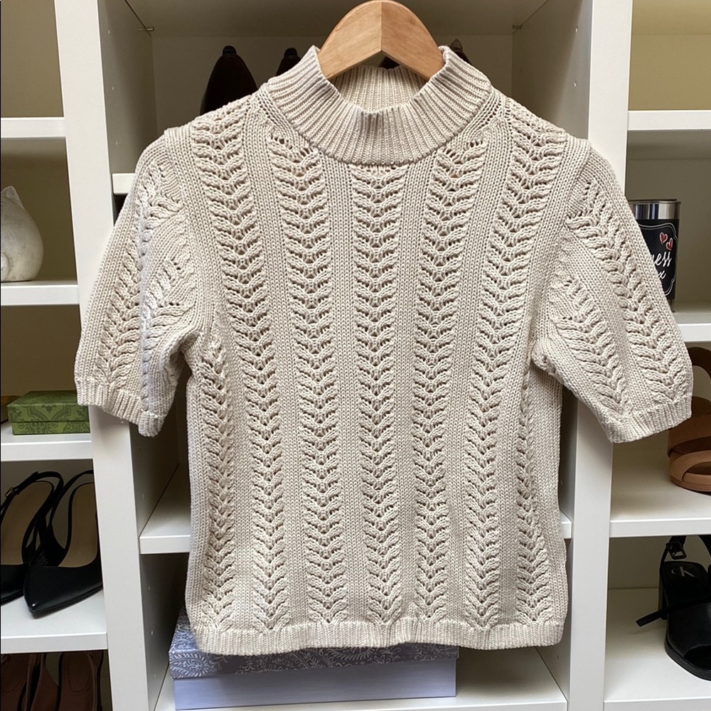 GAP Cream Crew Neck Sweater with Chevron Knit. EUC.  Size S